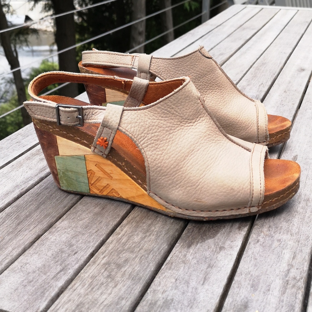 Art by The Art Company leather wedge sandals